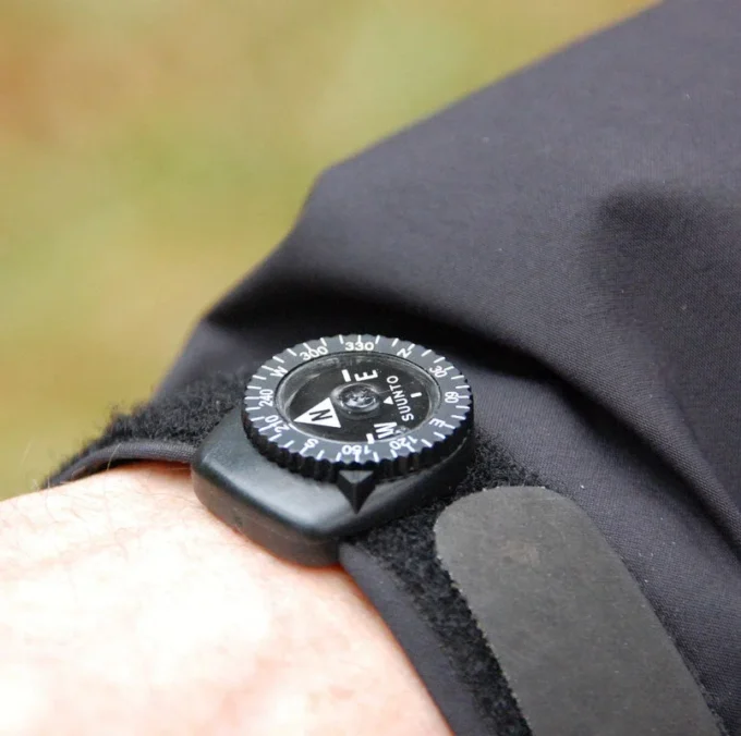 Boussole Suunto Clipper L/B NH – à fixer sur votre équipement de plein air