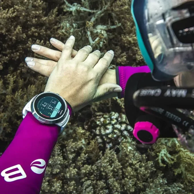 Ordinateur de plongée Suunto D5 blanc pour débutants et plongeurs récréatifs Ordinateur de plongée Suunto D5 blanc pour débutants et plongeurs récréatifs