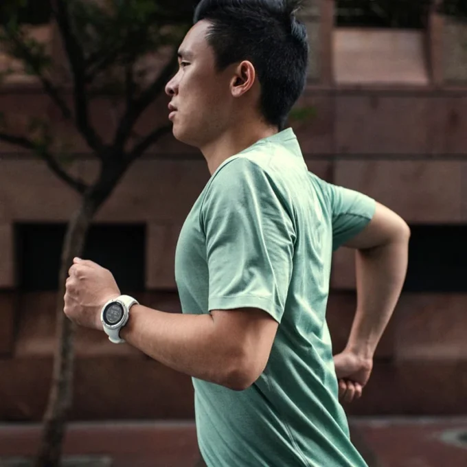 Suunto 5 White – montre de sport GPS compacte avec une excellente autonomie