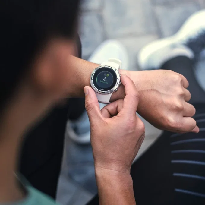 Suunto 5 White – montre de sport GPS compacte avec une excellente autonomie