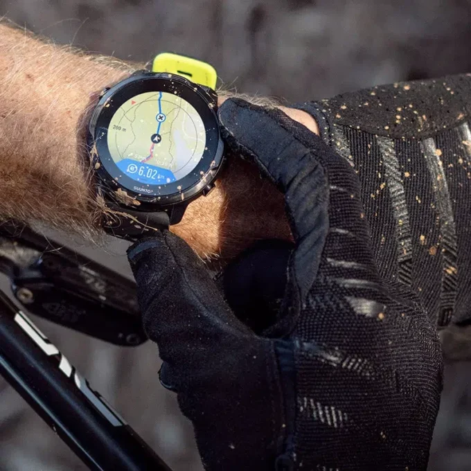 Suunto 7 Black Lime – montre connectée offrant une expérience sportive polyvalente Suunto 7 Black Lime – montre connectée offrant une expérience sportive polyvalente