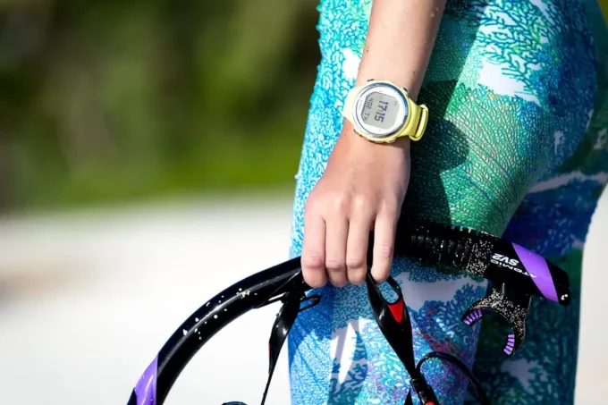 Suunto D4i Novo Sun – un ordinateur de plongée léger et compact Suunto D4i Novo Sun – un ordinateur de plongée léger et compact