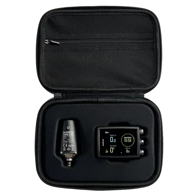 Suunto EON Core Black et Suunto Tank POD avec étui rigide Suunto EON Core Black et Suunto Tank POD avec étui rigide