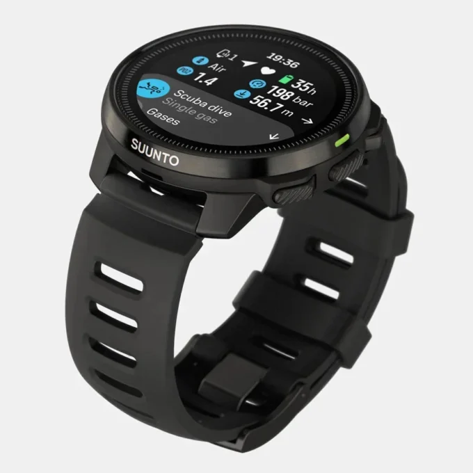 Suunto Ocean All Black et Suunto Tank Pod avec étui rigide