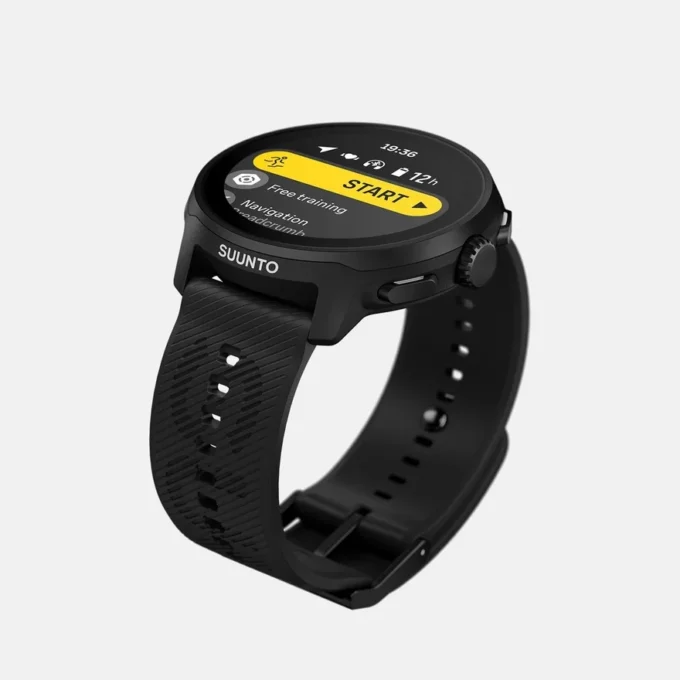 Suunto Run All Black avec bracelet en silicone
