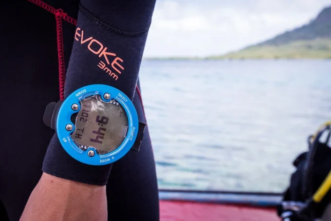 Suunto Zoop Novo Blue – ordinateur de plongée facile à utiliser avec grand écran Suunto Zoop Novo Blue – ordinateur de plongée facile à utiliser avec grand écran